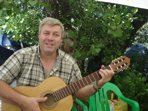 Сергей Ушаков    - бард из Анапы.